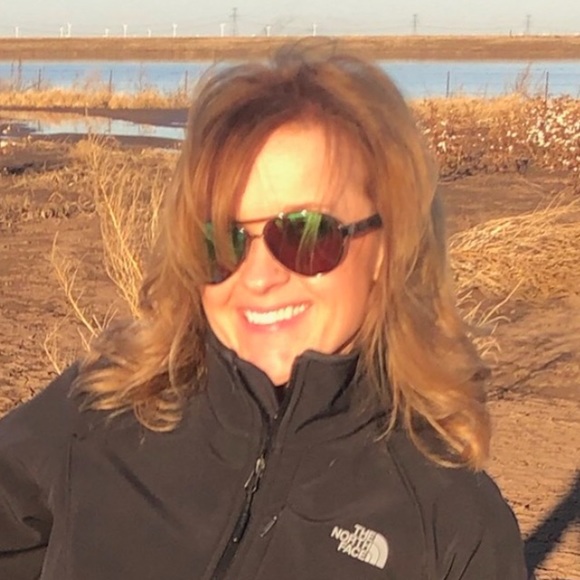 Meet your Posher, Shelly - Picture 1 of 1